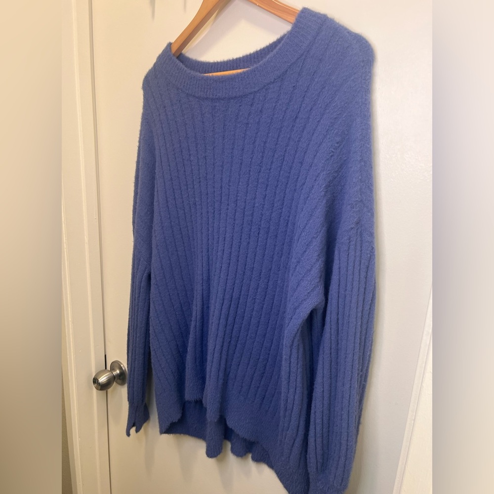 Blue oversized Women's pullover Sweater by Aerie. - Picture 3 of 9